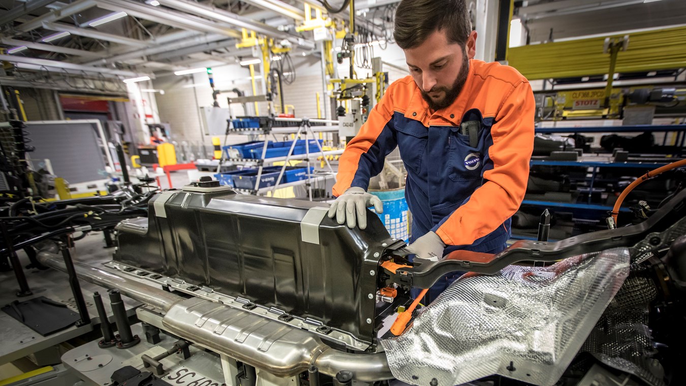 Volvo Car Group подписывает многомиллиардные соглашения с компаниями CATL и LG Chem о поставках аккумуляторов